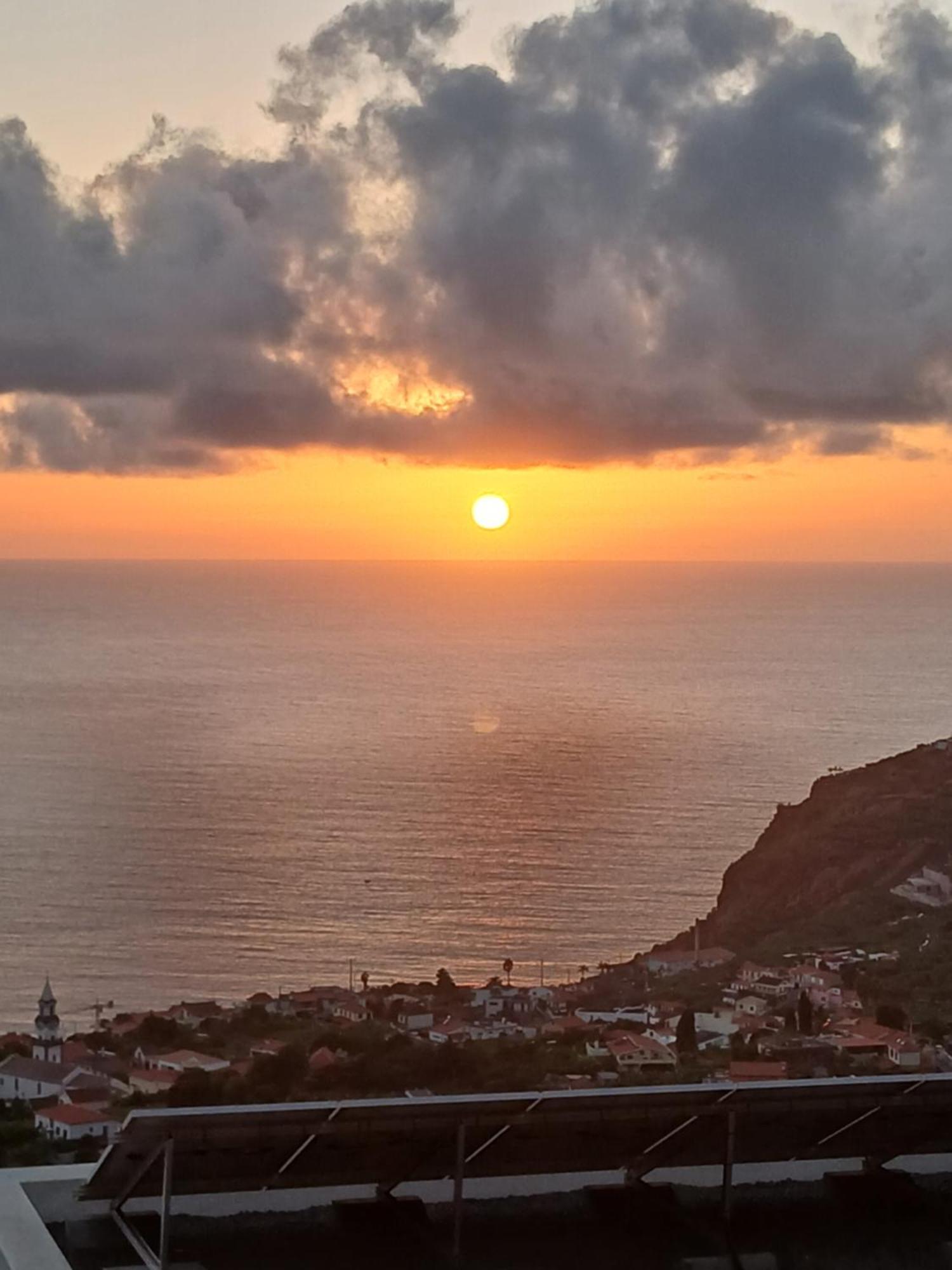 The Artist House Hotel Arco da Calheta  Room photo